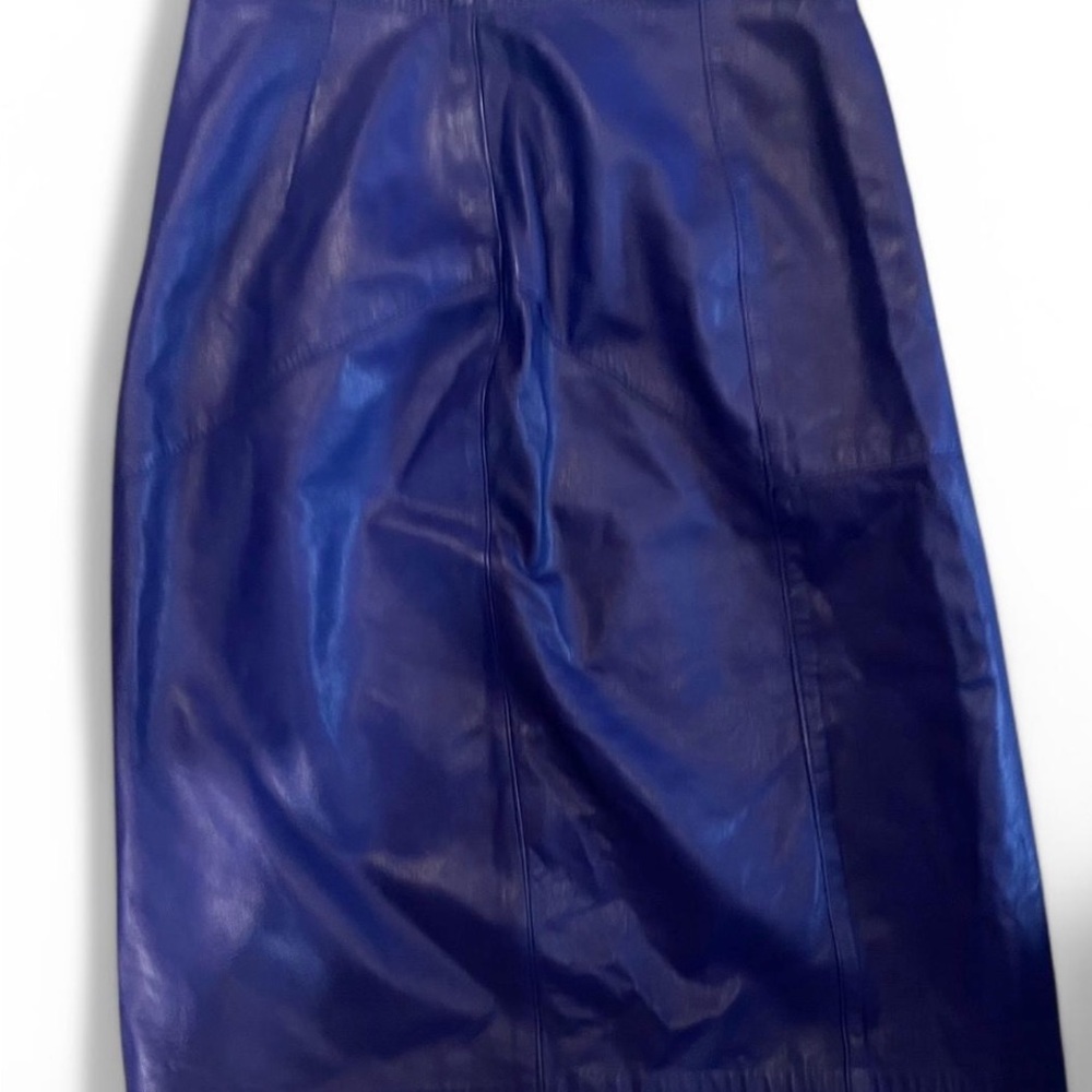 Elegant Baguetelle Leather Skirt